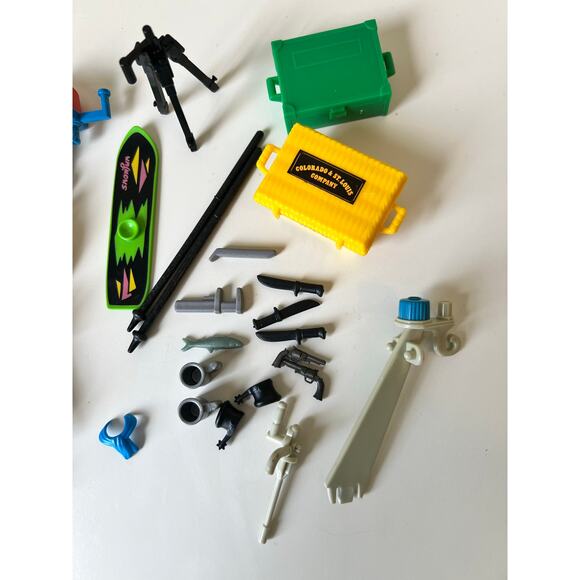 Vintage 1980s Playmobil Figures and Accessories from a Variety of Sets - Picture 2 of 12